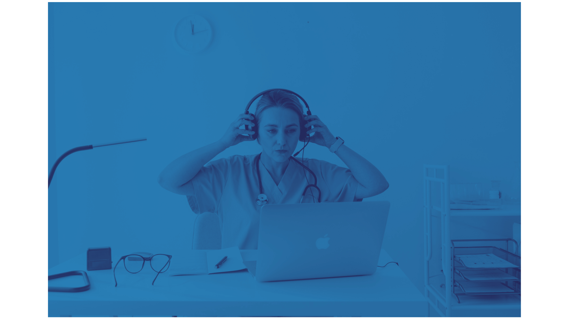 ¿Cómo montar una consulta médica online legal en España?